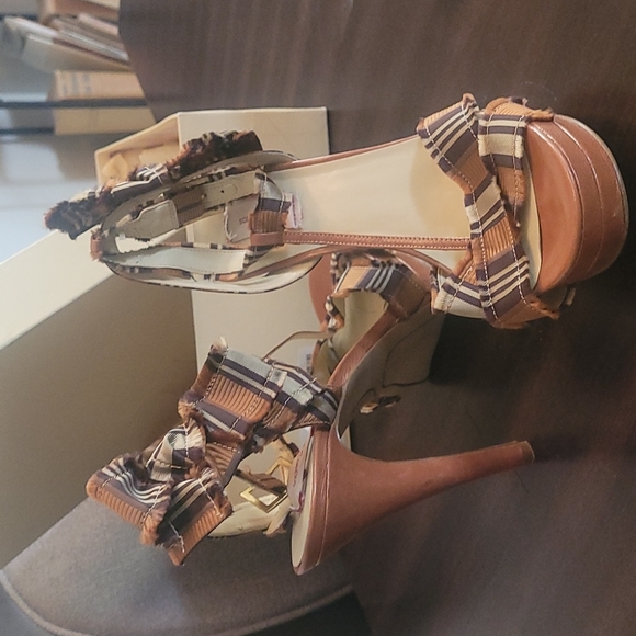 Very loved, worn once, size 9, Sophie Theallet for Nine West 6 in. heels. - Picture 1 of 4